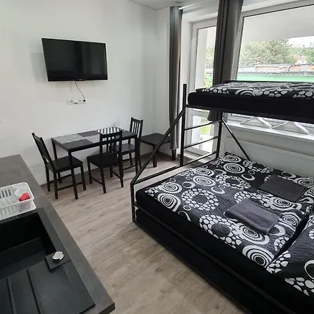Small Apartments Denisa Business Brno Exterior photo