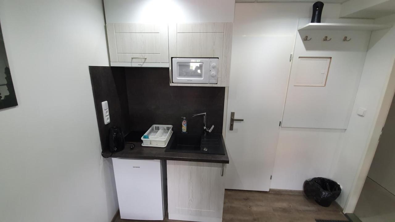 Small Denisa Business Apartment *